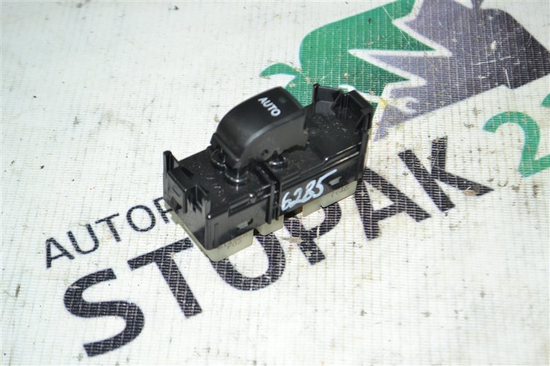 Кнопка стеклоподъемника Toyota Corolla NZE121 1NZ-FE 2005 (б/у)