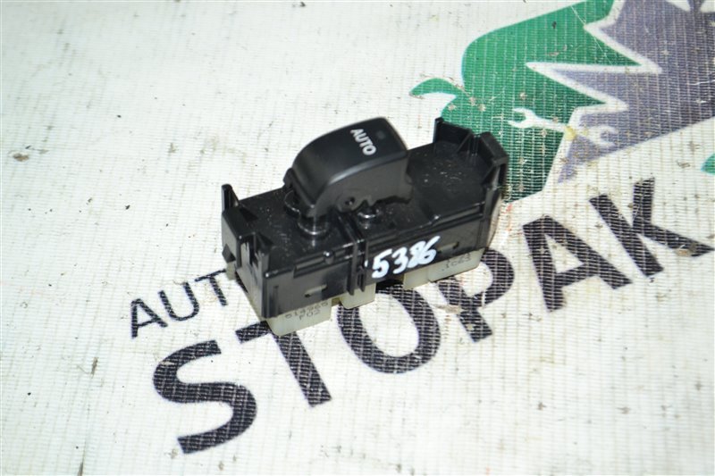Кнопка стеклоподъемника Toyota Corolla Runx NZE121 1NZ-FE 2006 (б/у)