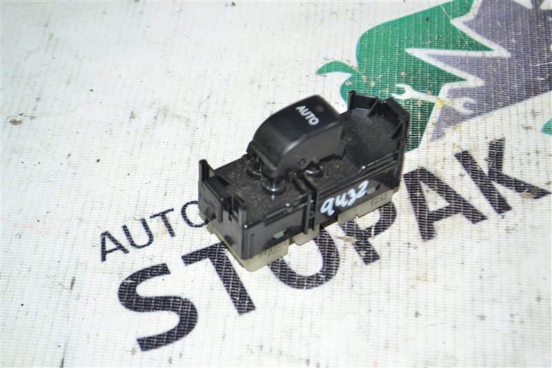 Кнопка стеклоподъемника Toyota Fielder NZE121 1NZ-FE 2003 (б/у)