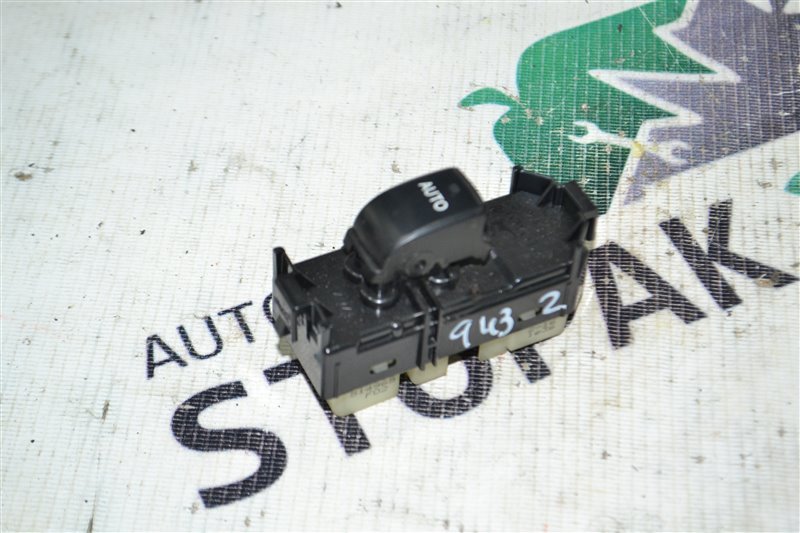 Кнопка стеклоподъемника Toyota Fielder NZE121 1NZ-FE 2003 (б/у)