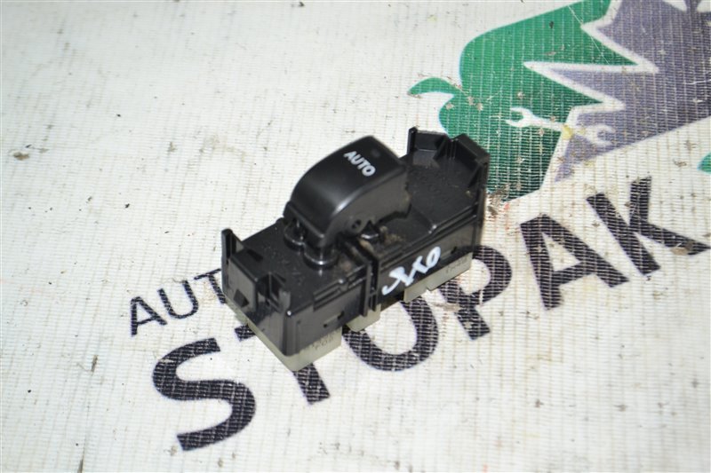 Кнопка стеклоподъемника Toyota Corolla/Fielder/Allex/Runx NZE/120/121/123/124 1NZ 2000 (б/у)