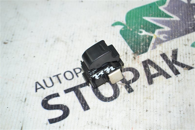 Кнопка стеклоподъемника Toyota Allex NZE121 1NZ-FE 2001 (б/у)