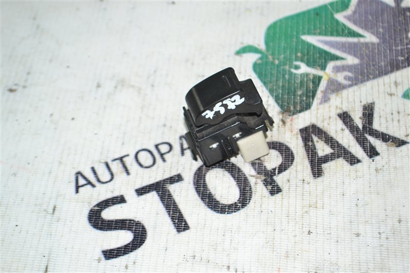Кнопка стеклоподъемника Toyota Allex NZE121 1NZ-FE 2001 (б/у)
