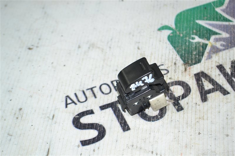 Кнопка стеклоподъемника Toyota Runx NZE121 1NZ-FE 2002 (б/у)
