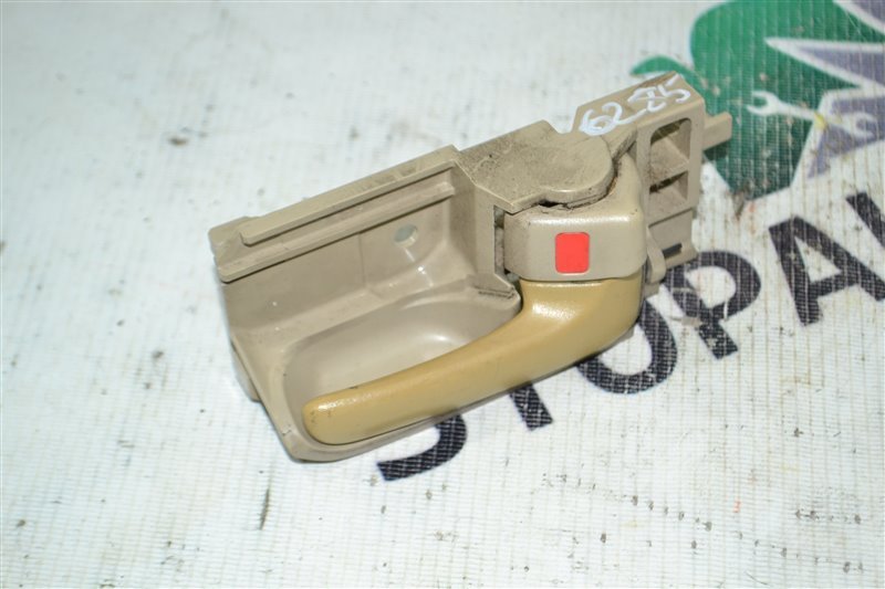 Ручка двери Toyota Corolla NZE121 1NZ-FE 2005 правая (б/у)