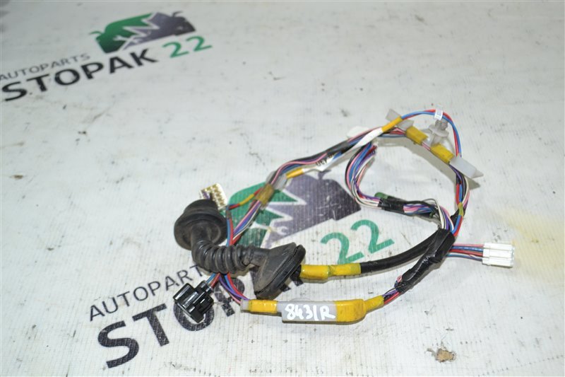 Проводка двери Toyota Corolla NZE121 1NZ-FE 2005 задняя (б/у)