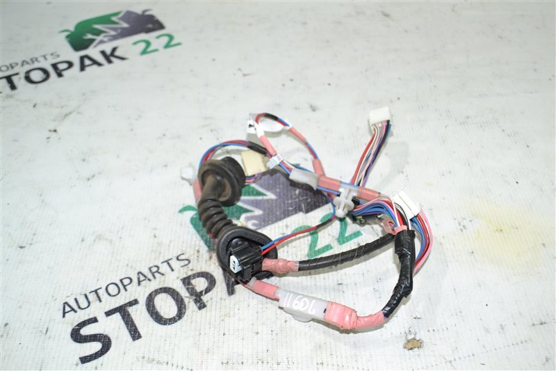 Проводка двери Toyota Corolla NZE121 1NZ-FE 2006 задняя (б/у)