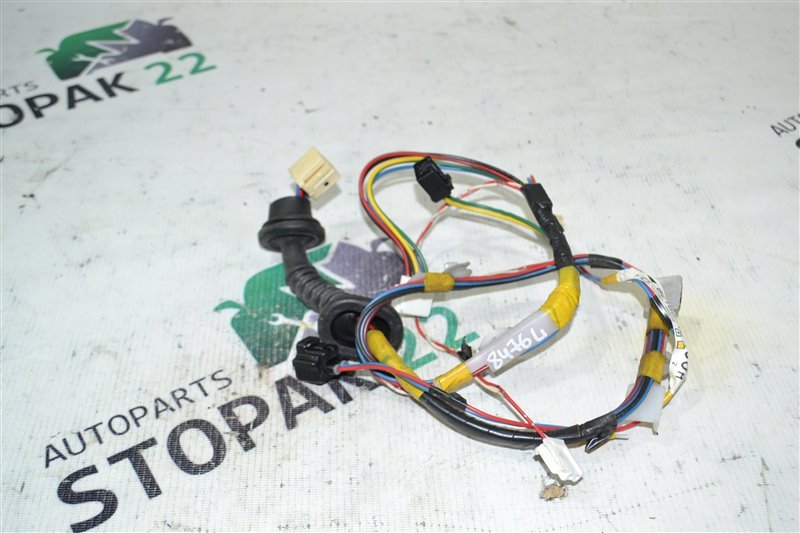 Проводка двери Toyota Runx NZE121 1NZ-FE 2002 задняя (б/у)