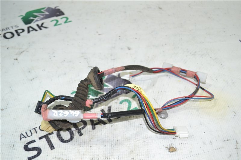 Проводка двери Toyota Corolla Spacio NZE121 1NZ 2002 задняя (б/у)