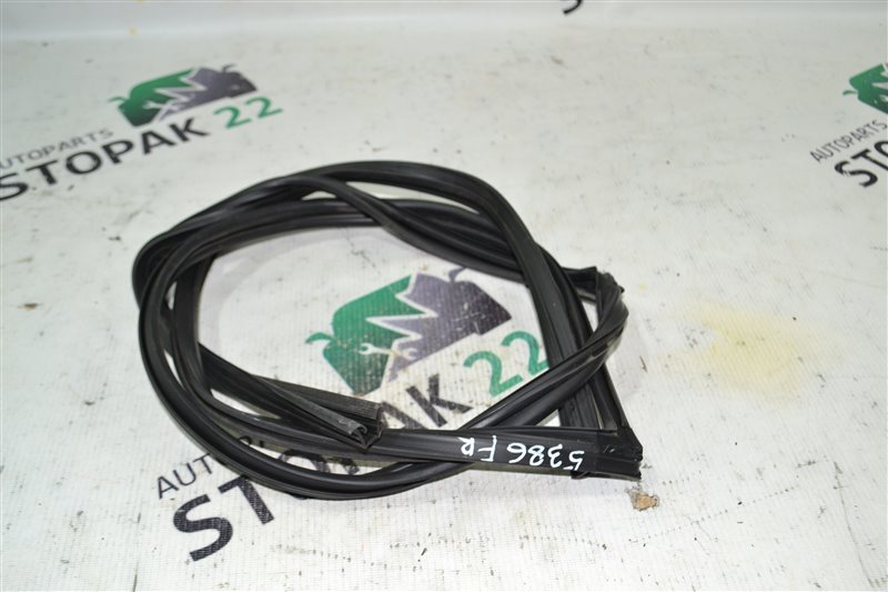 Уплотнитель стекла бокового Toyota Corolla Runx NZE121 1NZ-FE 2006 передний правый (б/у)
