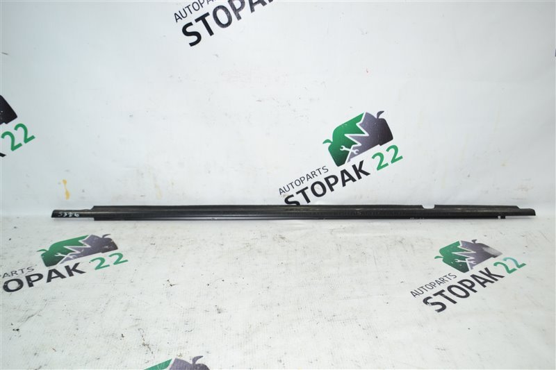 Молдинг стекла Toyota Corolla Runx NZE121 1NZ-FE 2006 задний правый (б/у)