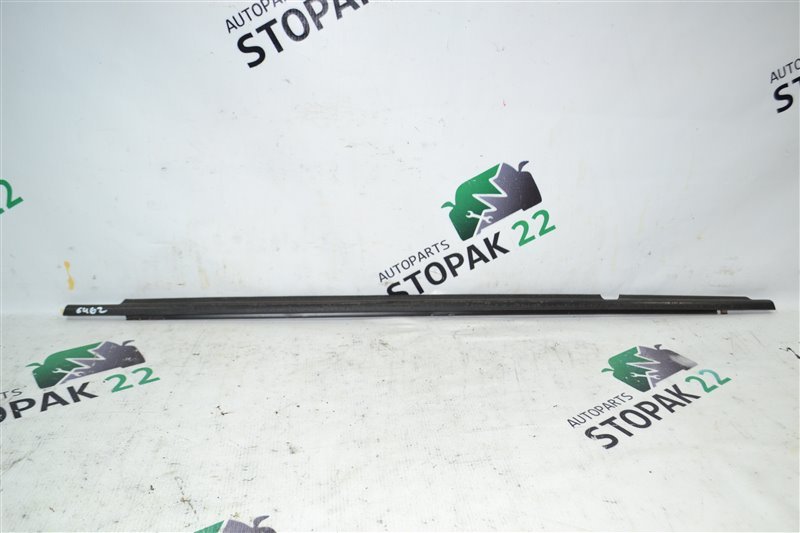 Молдинг стекла Toyota Corolla Spacio NZE121 1NZ 2002 задний правый (б/у)