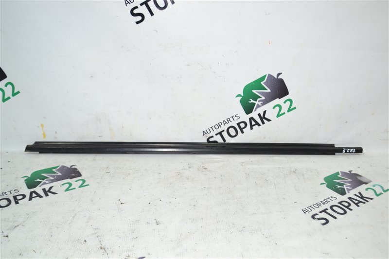 Молдинг стекла Toyota Corolla NZE121 1NZ 2001 передний левый (б/у)