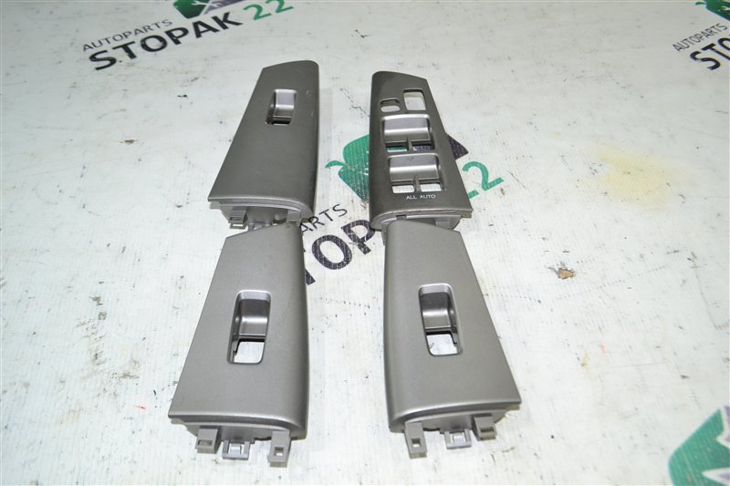 Накладка кнопки стеклоподьёмника Toyota Corolla NZE121 1NZ-FE 2005 (б/у)