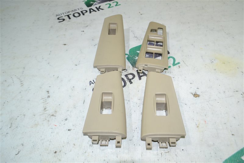 Накладка кнопки стеклоподьёмника Toyota Runx NZE121 1NZ-FE 2002 (б/у)