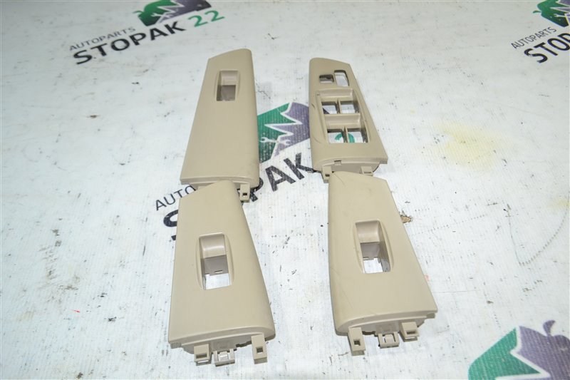 Накладка кнопки стеклоподьёмника Toyota Corolla NZE121 1NZ-FE 2001 (б/у)