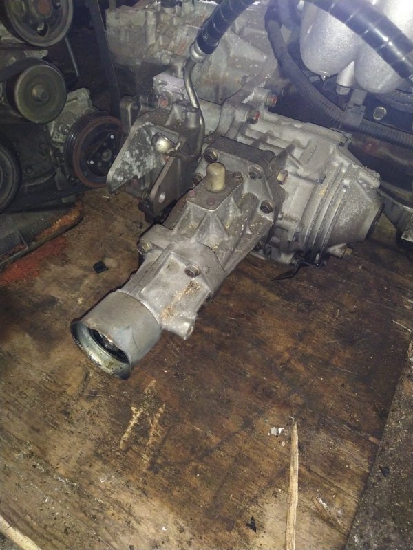 Раздатка Mitsubishi Airtrek CU5W 4G69 2005 (б/у)