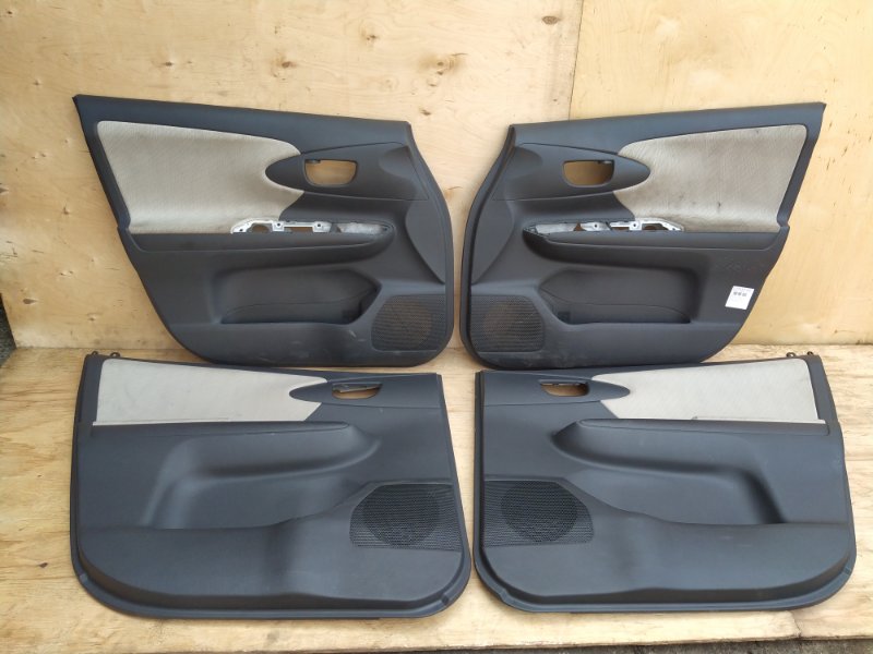 Обшивка дверей (Комплект) Toyota Wish ZGE21 3ZR-FAE 2009 (б/у)
