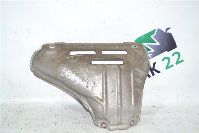 Кожух выпускного коллектора Toyota Corolla NZE124 2002 (б/у)