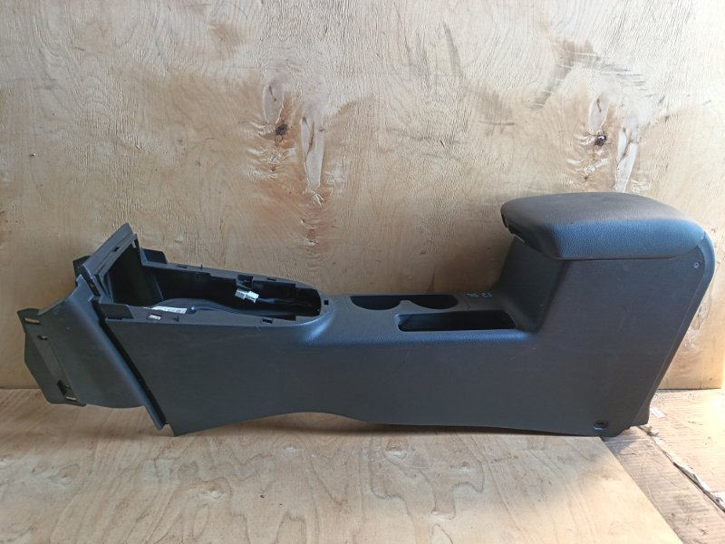 Бардачок между сиденьями Nissan X-Trail TNT31 QR25 2007 (б/у)