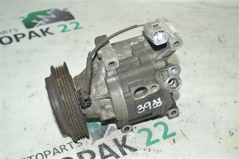 Компрессор кондиционера Toyota Corolla NZE121 1NZ-FE 2001 (б/у)