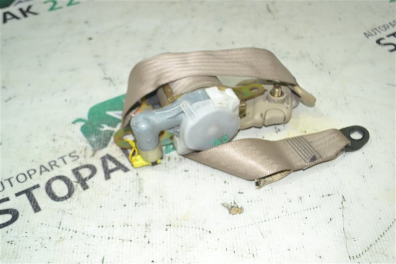 Ремень безопасности Toyota Corolla NZE124 1NZ 2001 передний правый (б/у)
