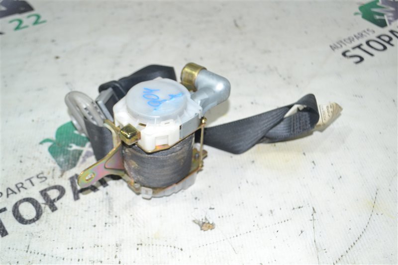 Ремень безопасности Toyota Fielder NZE124 1NZ 2002 передний правый (б/у)
