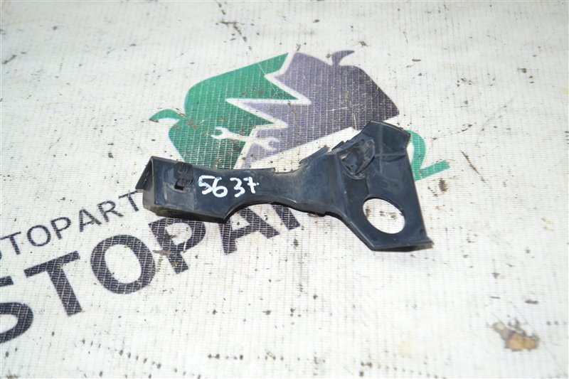 Крепление бампера Toyota Corolla NZE124 1NZ 2001 переднее левое (б/у)