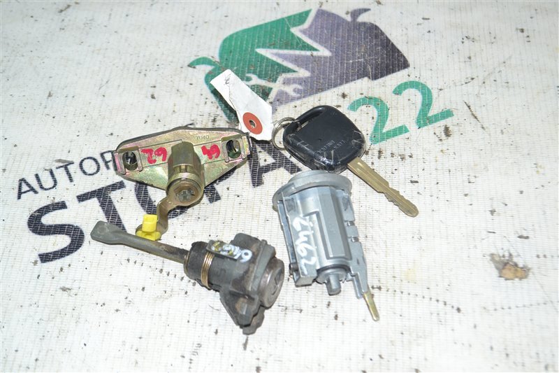 Замок зажигания Toyota Corolla Spacio NZE121 1NZ 2002 (б/у)