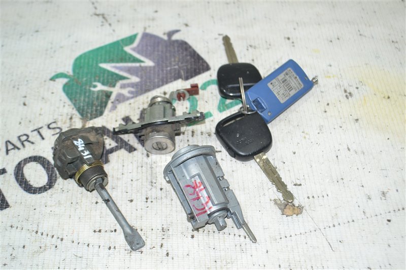 Замок зажигания Toyota Corolla NZE121 1NZ-FE 2005 (б/у)