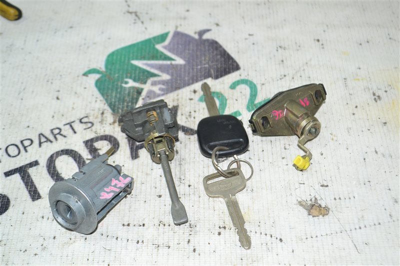 Замок зажигания Toyota Runx NZE121 1NZ-FE 2002 (б/у)