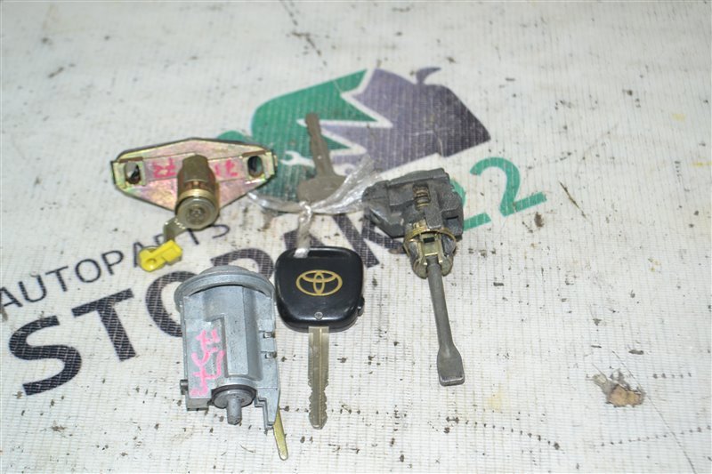 Замок зажигания Toyota Allex NZE121 1NZ-FE 2001 (б/у)