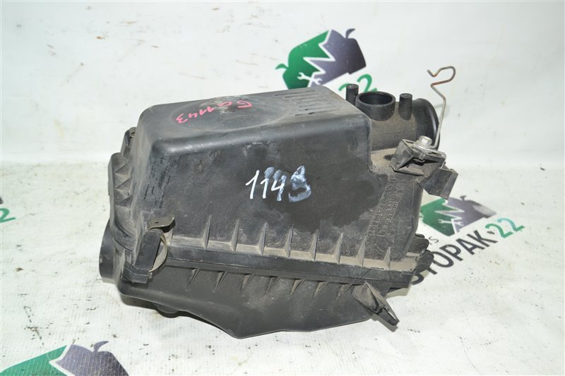 Корпус воздушного фильтра Toyota Corolla Spacio NZE121 1NZ 2002 (б/у)