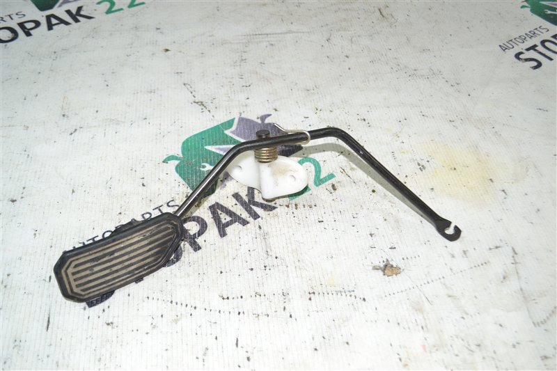 Педаль газа Toyota Runx NZE121 1NZ-FE 2002 (б/у)