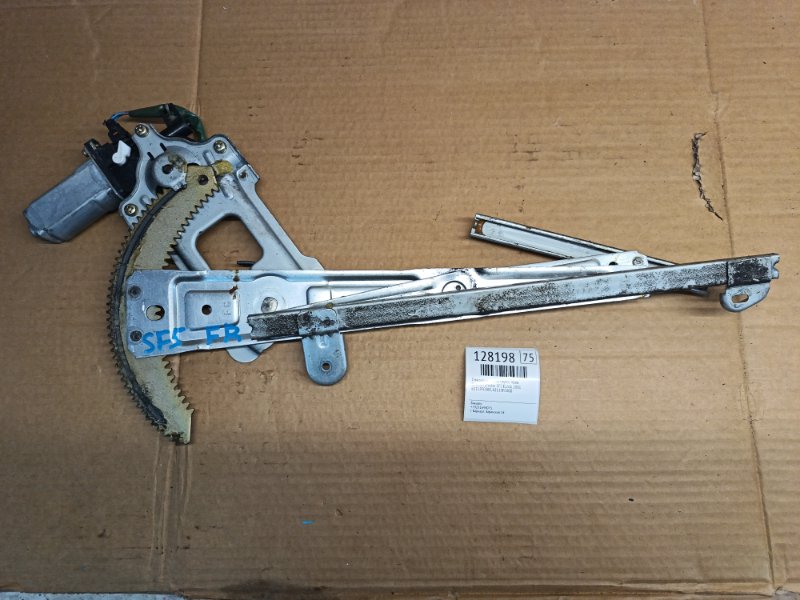 Стеклоподъемник Subaru Forester SF5 EJ201 2001 передний правый (б/у)
