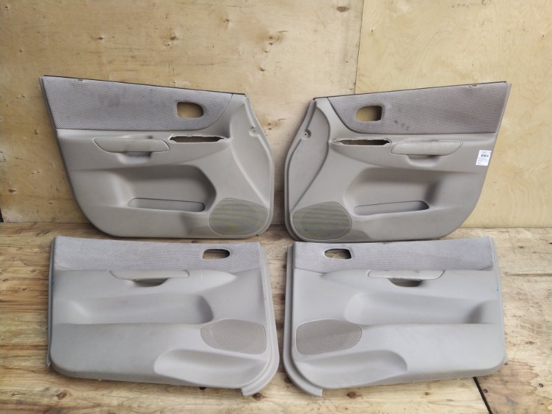 Обшивка дверей (Комплект) Mazda Premacy CP8W FP 2003 (б/у)