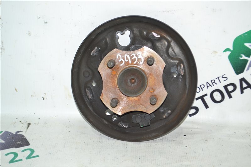 Ступица Toyota Corolla NZE121 1NZ-FE 2001 задняя (б/у)