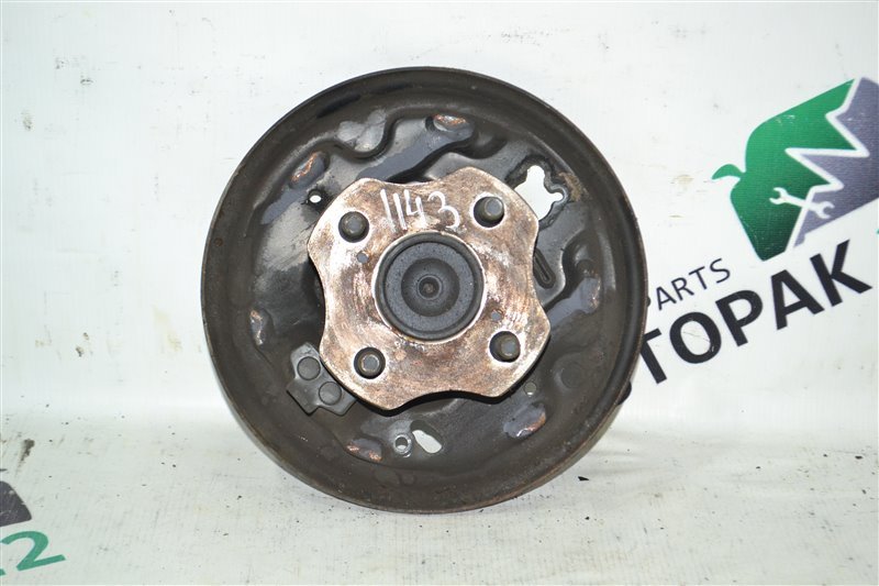 Ступица Toyota Corolla NZE121 1NZ 2001 задняя (б/у)