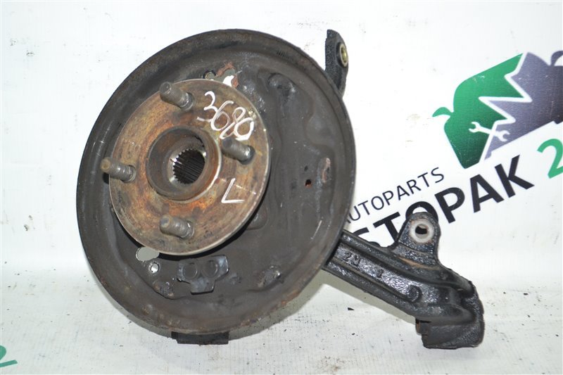 Ступица Toyota Corolla NZE124 2002 задняя левая (б/у)