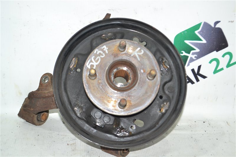 Ступица Toyota Corolla NZE124 2002 задняя правая (б/у)