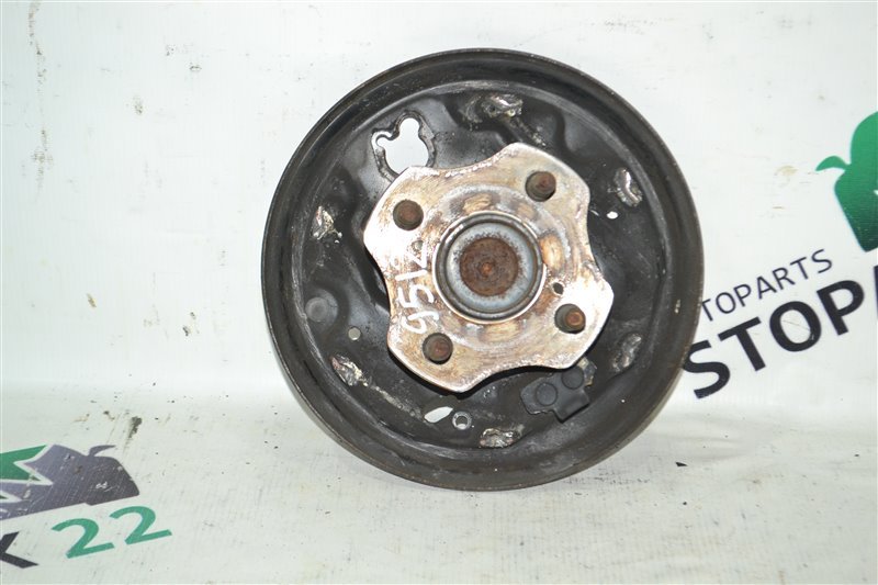 Ступица Toyota Corolla NZE121 1NZ 2002 задняя (б/у)