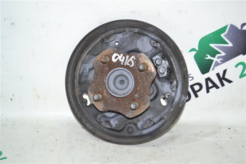 Ступица Toyota Corolla NZE121 1NZ 2002 задняя (б/у)