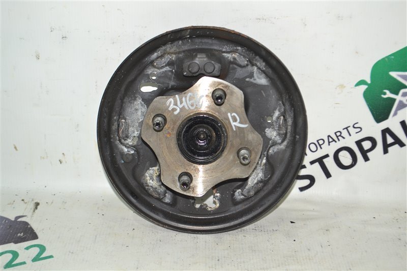 Ступица Toyota Corolla NZE121 1NZ 2001 задняя (б/у)