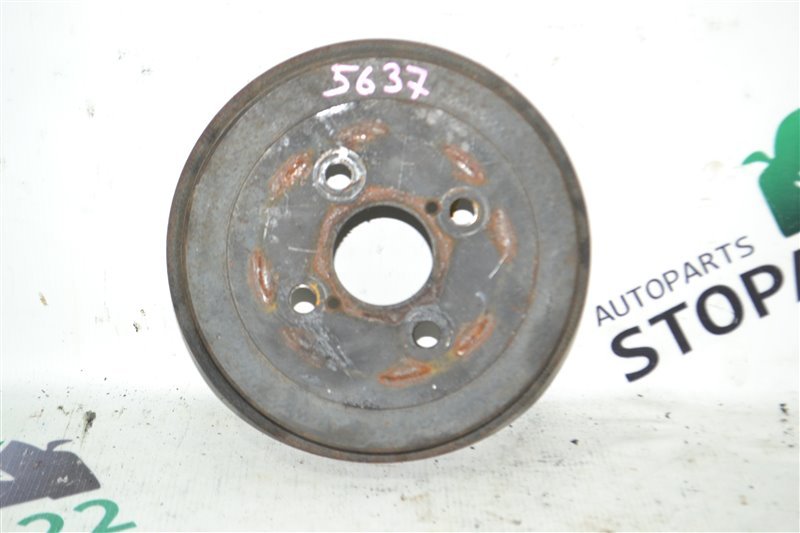 Тормозной барабан Toyota Corolla NZE124 1NZ 2001 задний (б/у)