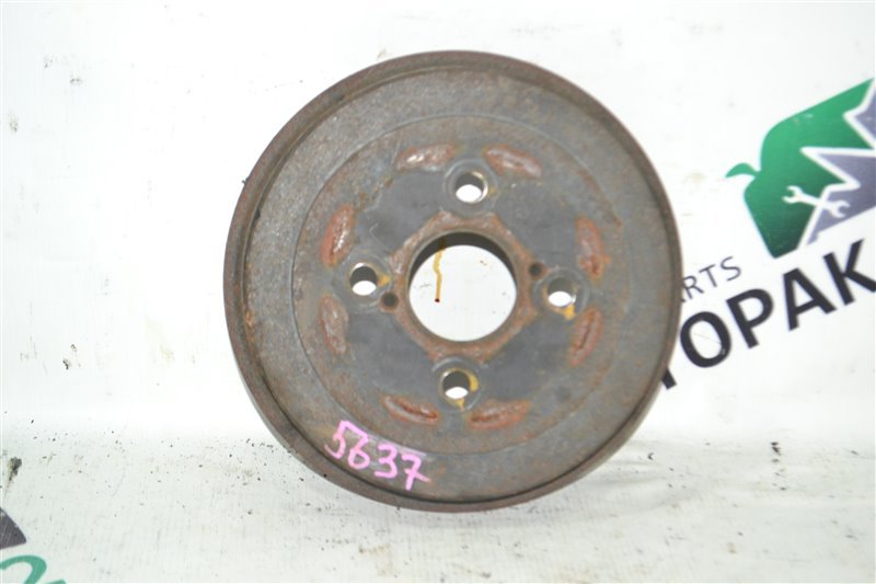 Тормозной барабан Toyota Corolla NZE124 1NZ 2001 задний (б/у)