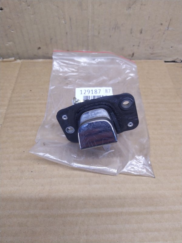 Кнопка открывания багажника Toyota Caldina AT211 7A-FE 2000 (б/у)