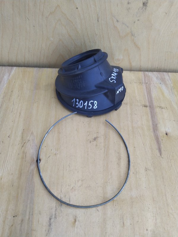 Уплотнитель горловины бензобака Toyota Ipsum SXM10 3S-FE 1999 (б/у)