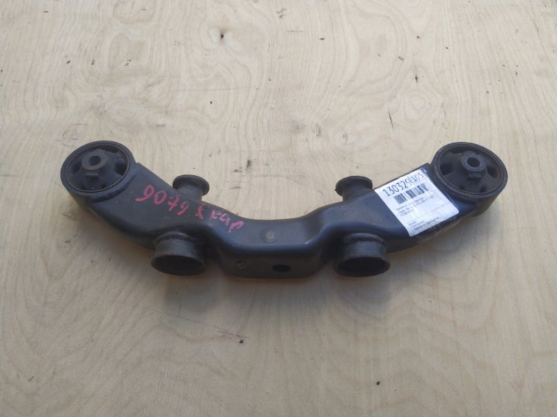Крепление редуктора Toyota Harrier GSU35 2GR-FE 2007 заднее (б/у)