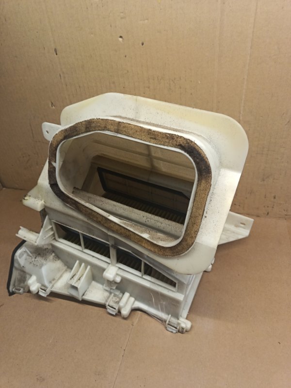 Корпус моторчика печки Nissan X-Trail NT30 QR20DE 2001 (б/у)