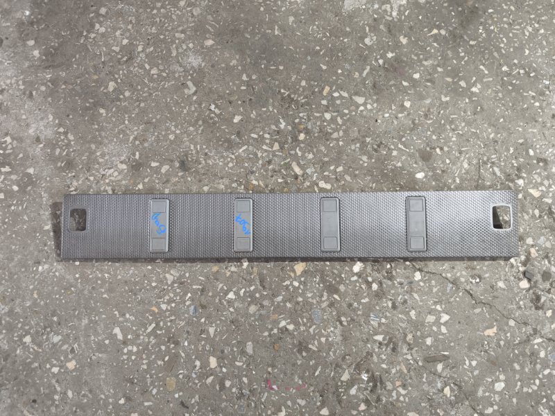 Пол багажника Nissan X-Trail NT30 QR20DE 2001 (б/у)